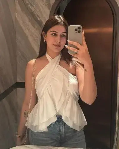 Call Girl Raina