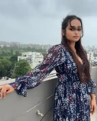 Raina Escorts